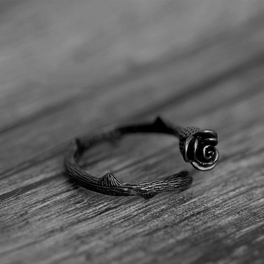 Black Rose Thorned Ring – A Touch of Dark Romance