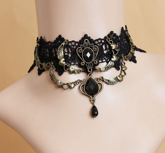 Noir Lace Vintage Necklace – Elegance in the Shadows